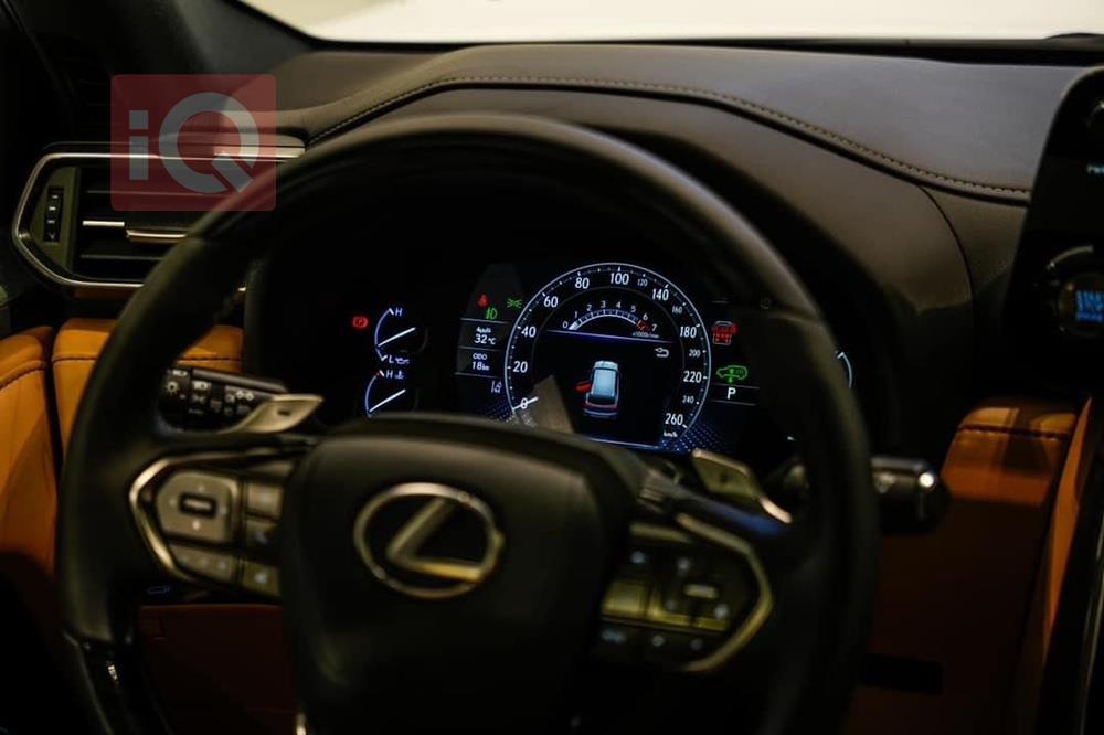 Lexus LX